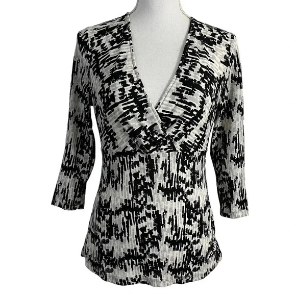 Ann Taylor Black Cream Gray Abstract Striped Blouse Small 3/4 Sleeves V Neck Top - Picture 1 of 8
